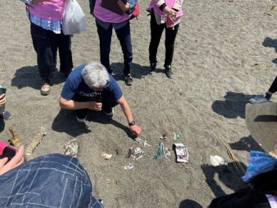 beach clean up 2.jpg