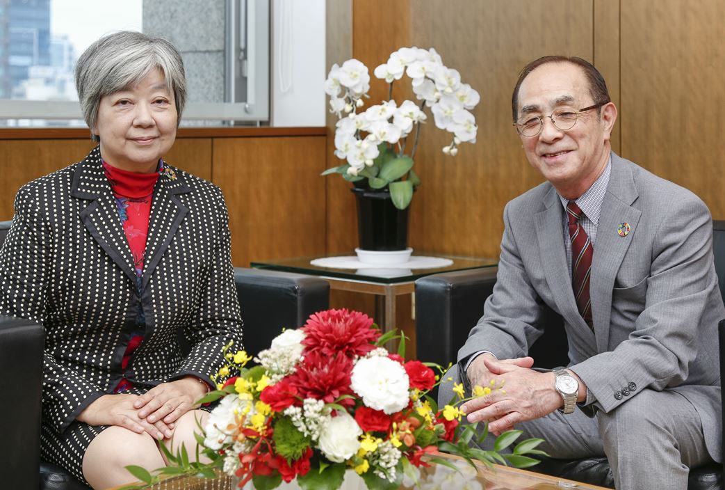 Expecting Consumer Co-ops with enough potential to change consumption behavior - A dialogue with Ms. TAGUCHI, Director of ILO Office for Japan