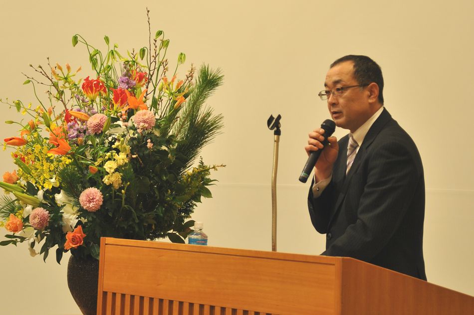 基調報告をする嶋田専務